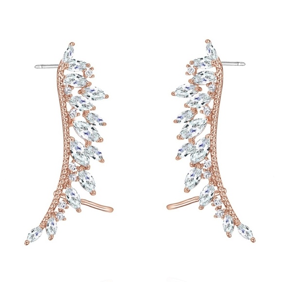 ✨ NWT Rose Gold CZ Ear Climber Earrings – Sparkling Statement Design – Elegant & - Picture 1 of 1